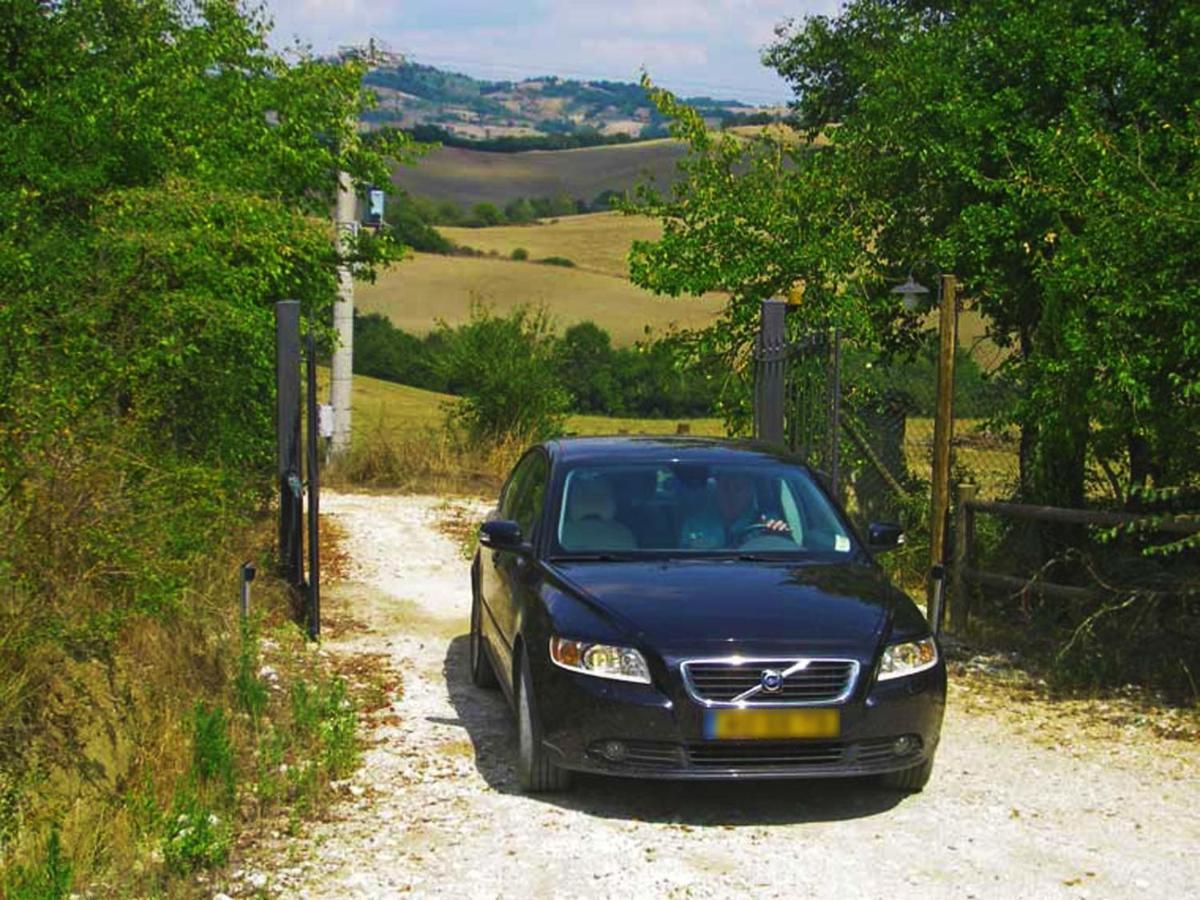 Gasthaus Casale Refoli Casole dʼElsa Exterior foto